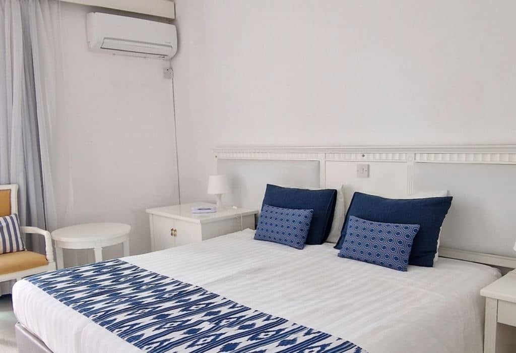 rooms-standard-room--inland-view-balcony-or-terrace-