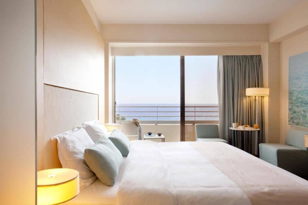 rooms-standard-room-sea-view-balcony