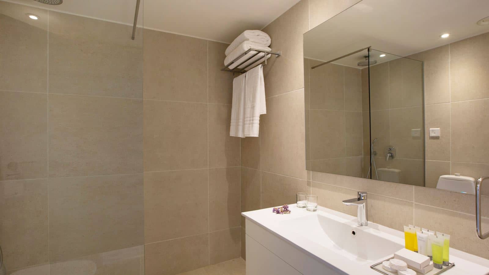 rooms-deluxe-room-double-seaview