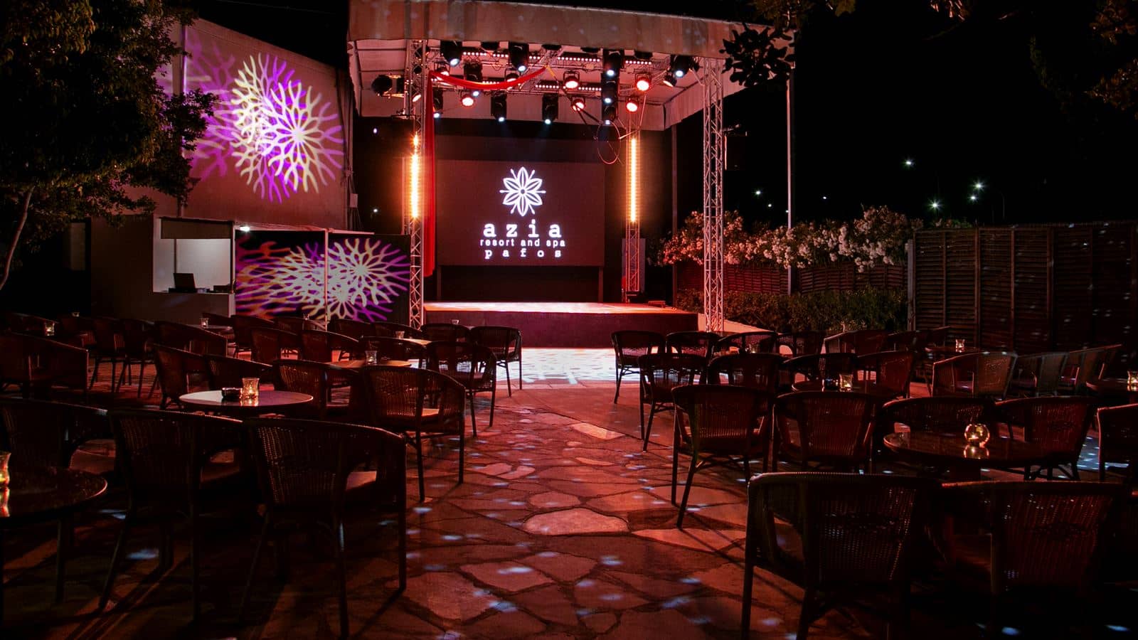 bars-the-stage-area