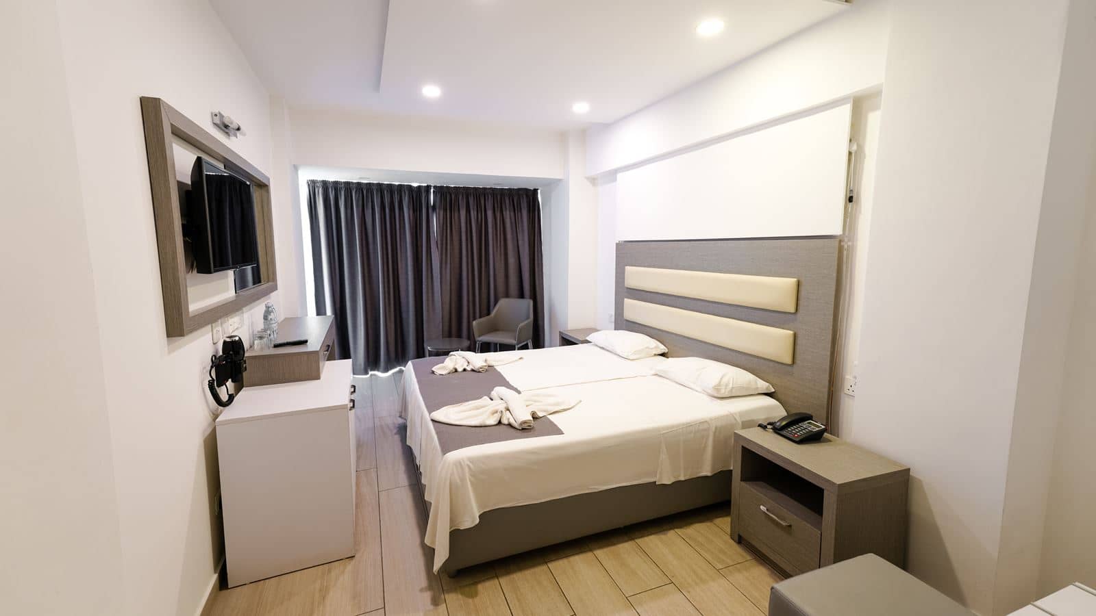 rooms-standard-room-balcony