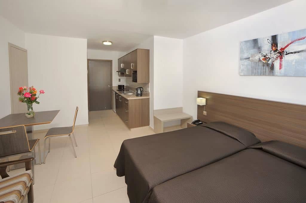 rooms-studio-room