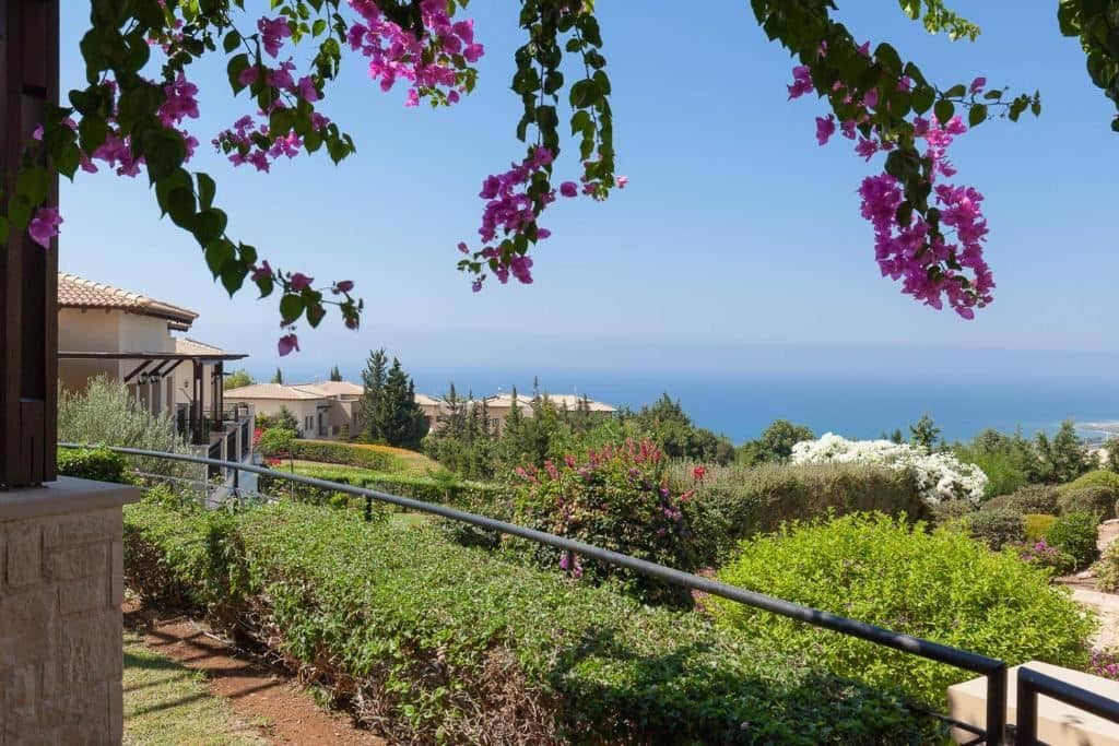 rooms-3-bedroom-standard-villa-sharedpoolterrace