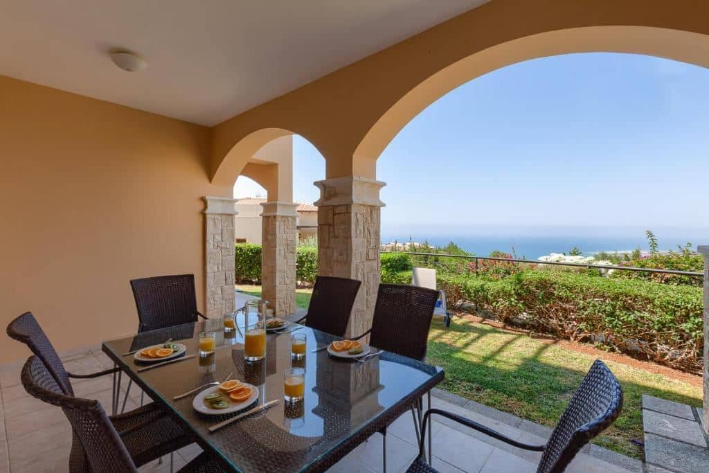 rooms-3-bedroom-standard-villa-sharedpoolterrace