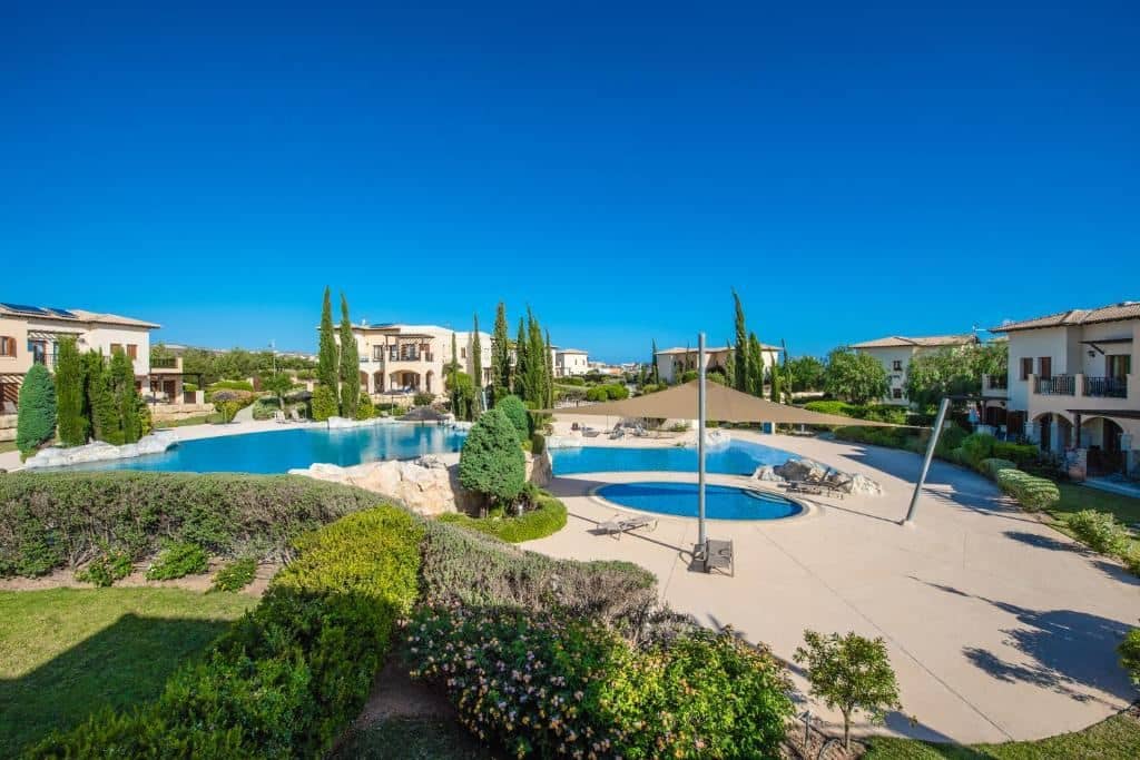 rooms-3-bedroom-standard-villa-sharedpoolterrace