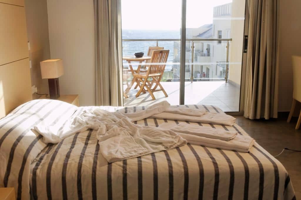 rooms-standard-room-seaview-balcony
