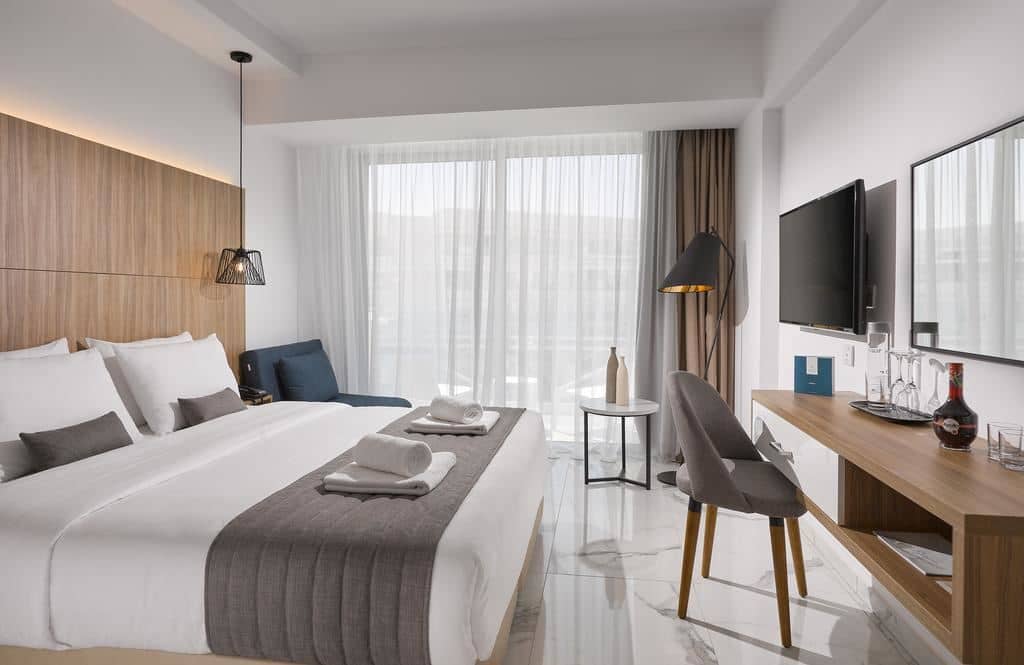 rooms-standard-room-balcony