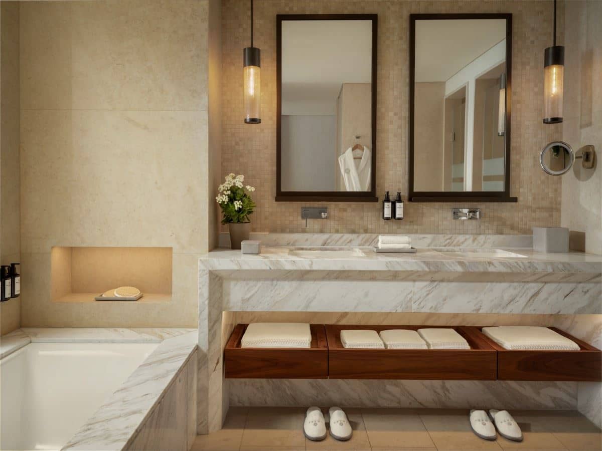 rooms-grand-suite-deluxe-sea-view