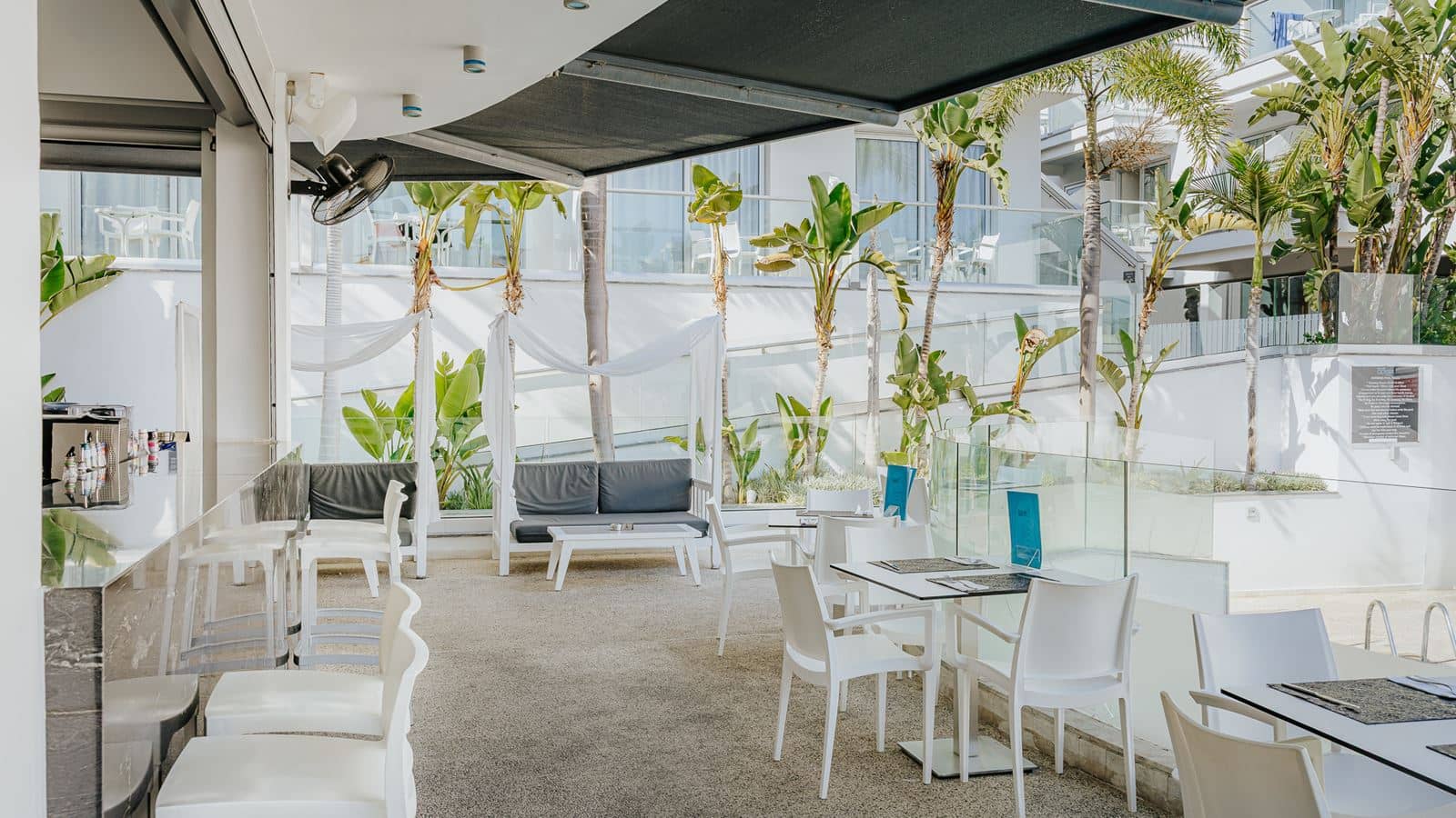 bars-poolside-snack-bar