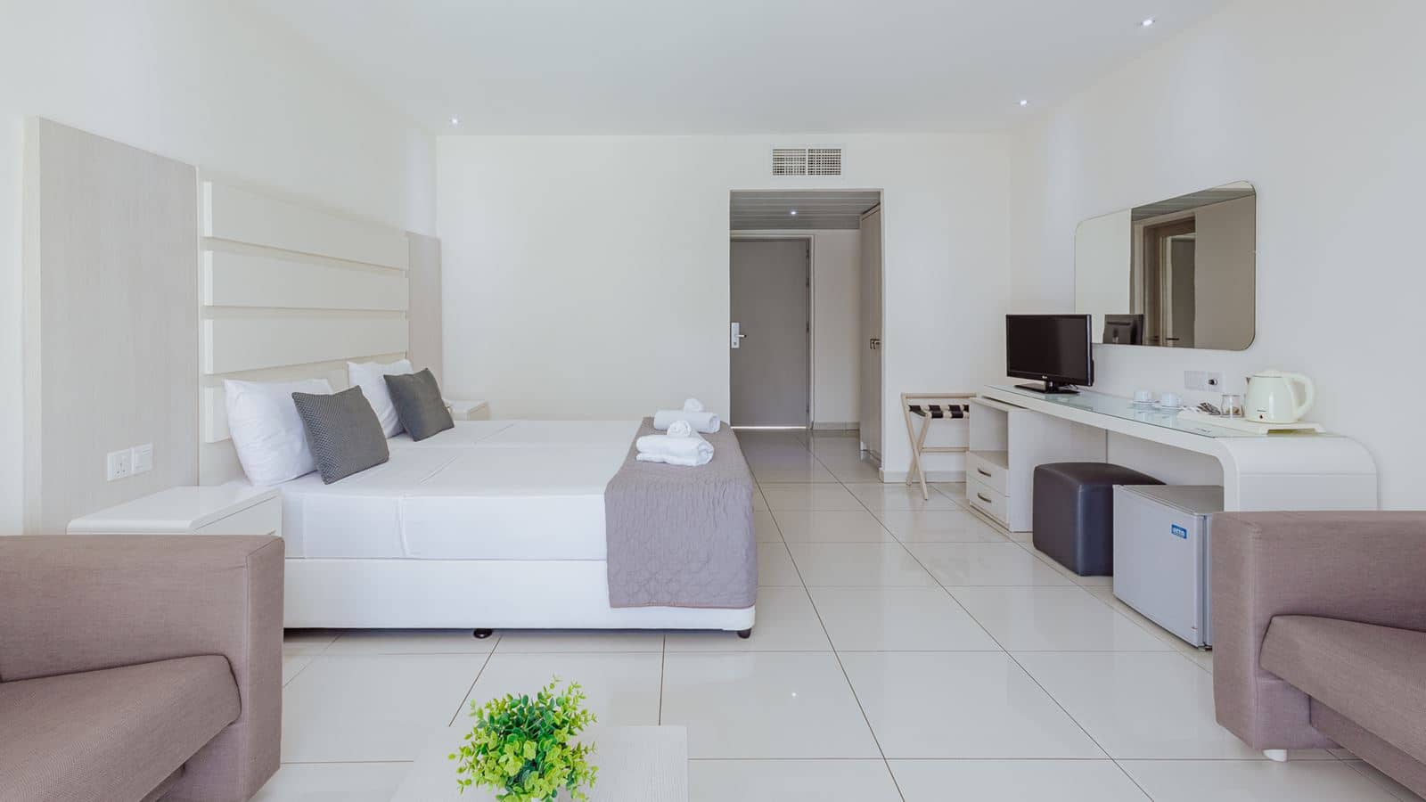 rooms-family-room