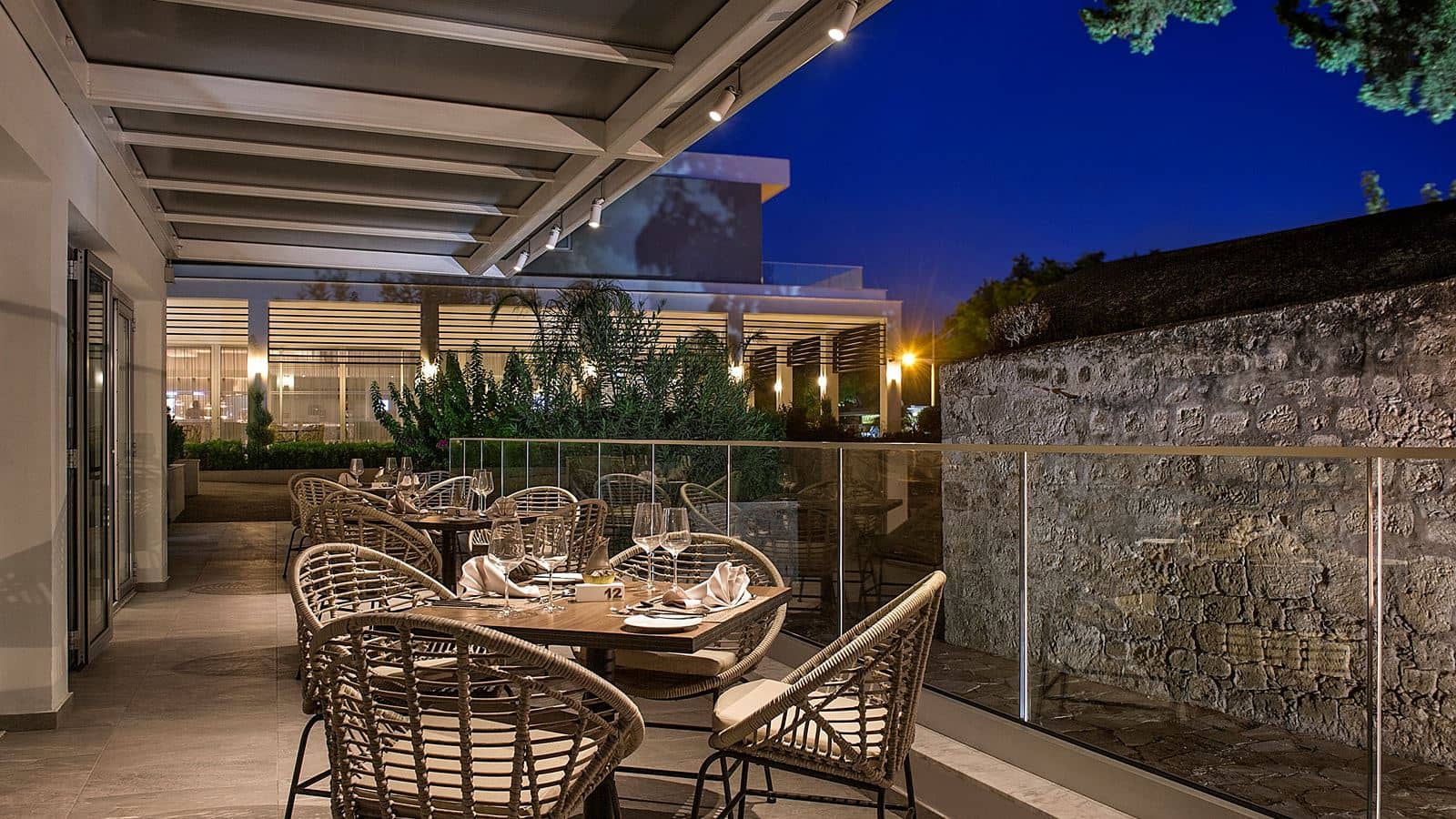 restaurants-restaurants