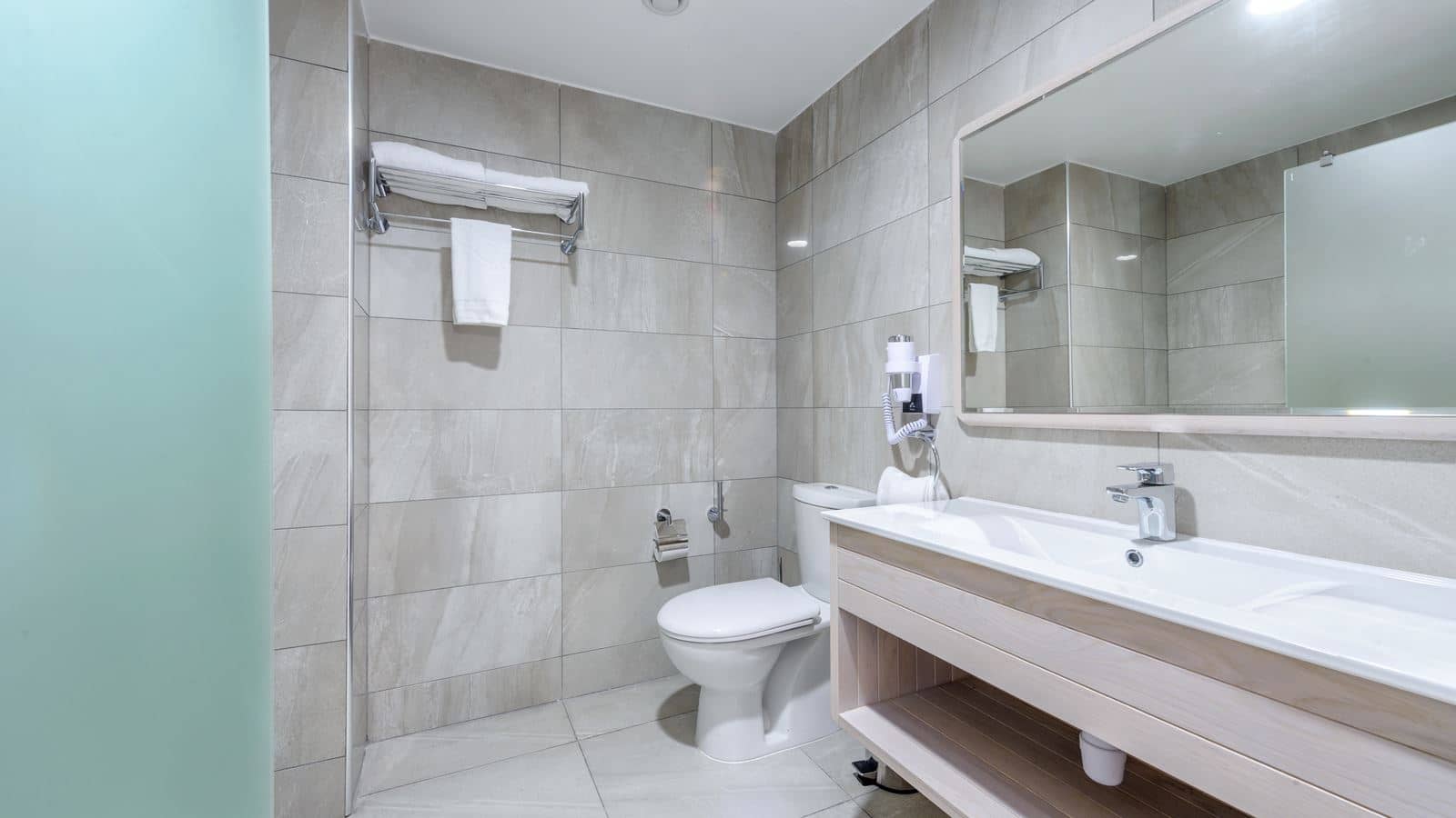 rooms-standard-room-seaview-balcony