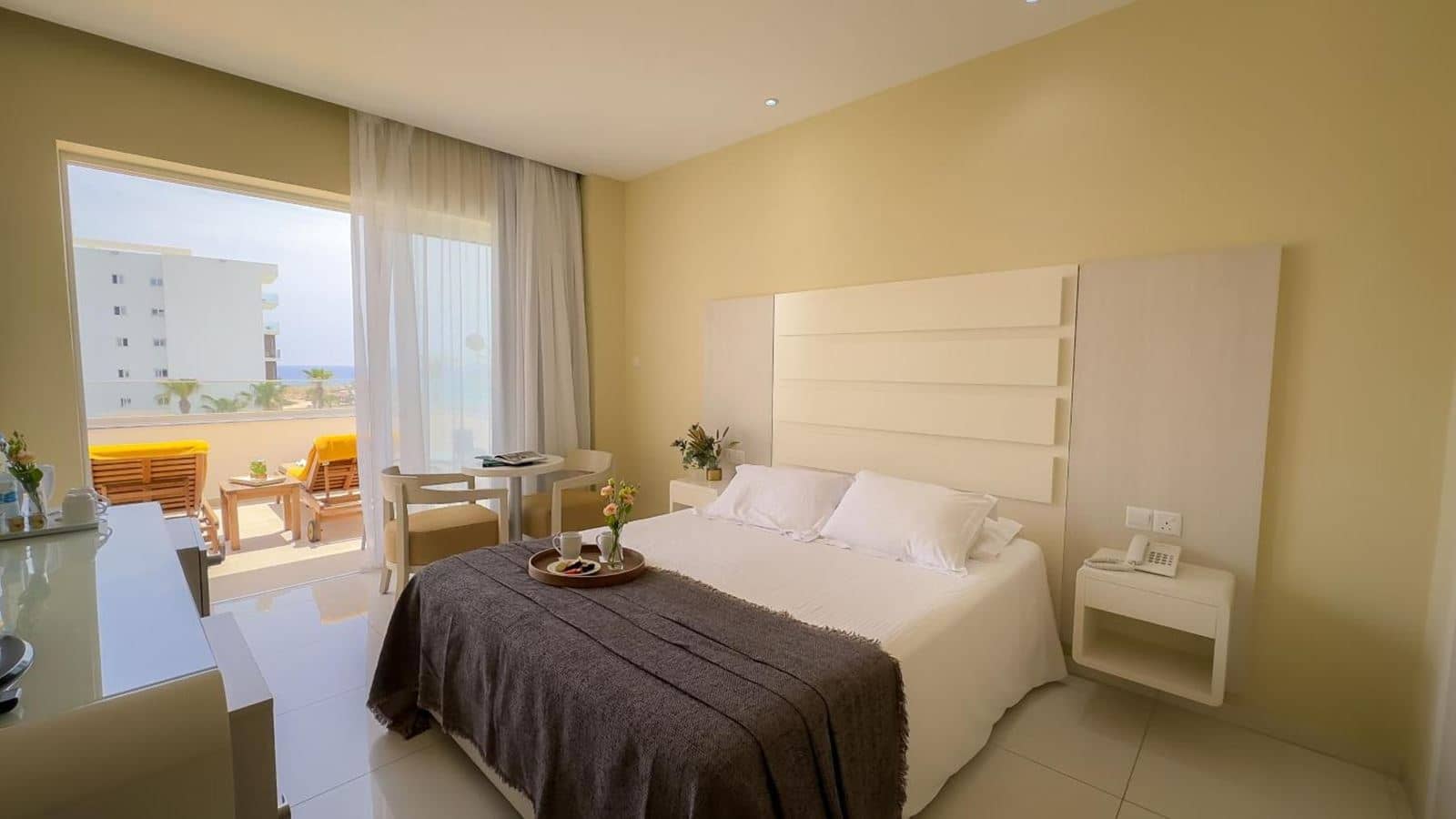 rooms-superior-room-seaview-balcony