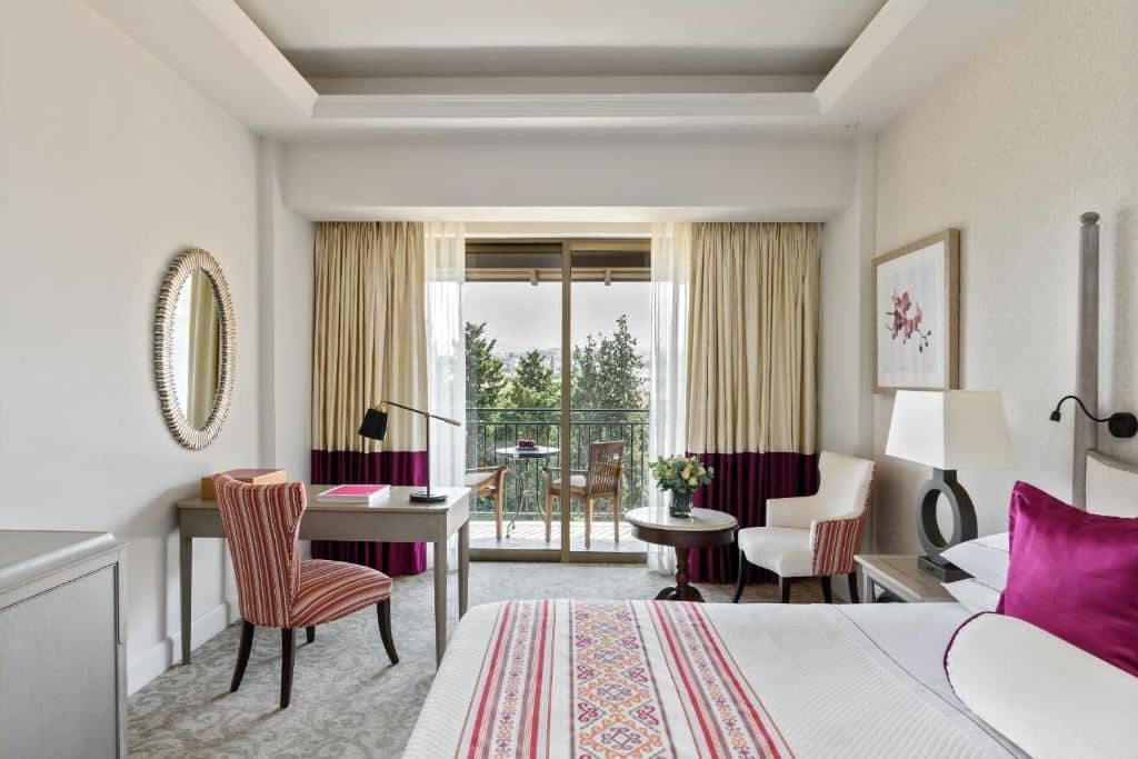 rooms-twin-deluxe-room-laterial-sea-view-