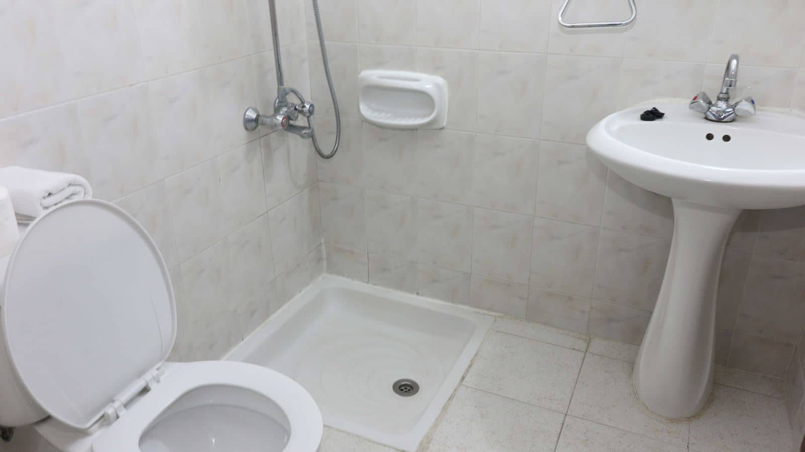 rooms-twin-standard-room