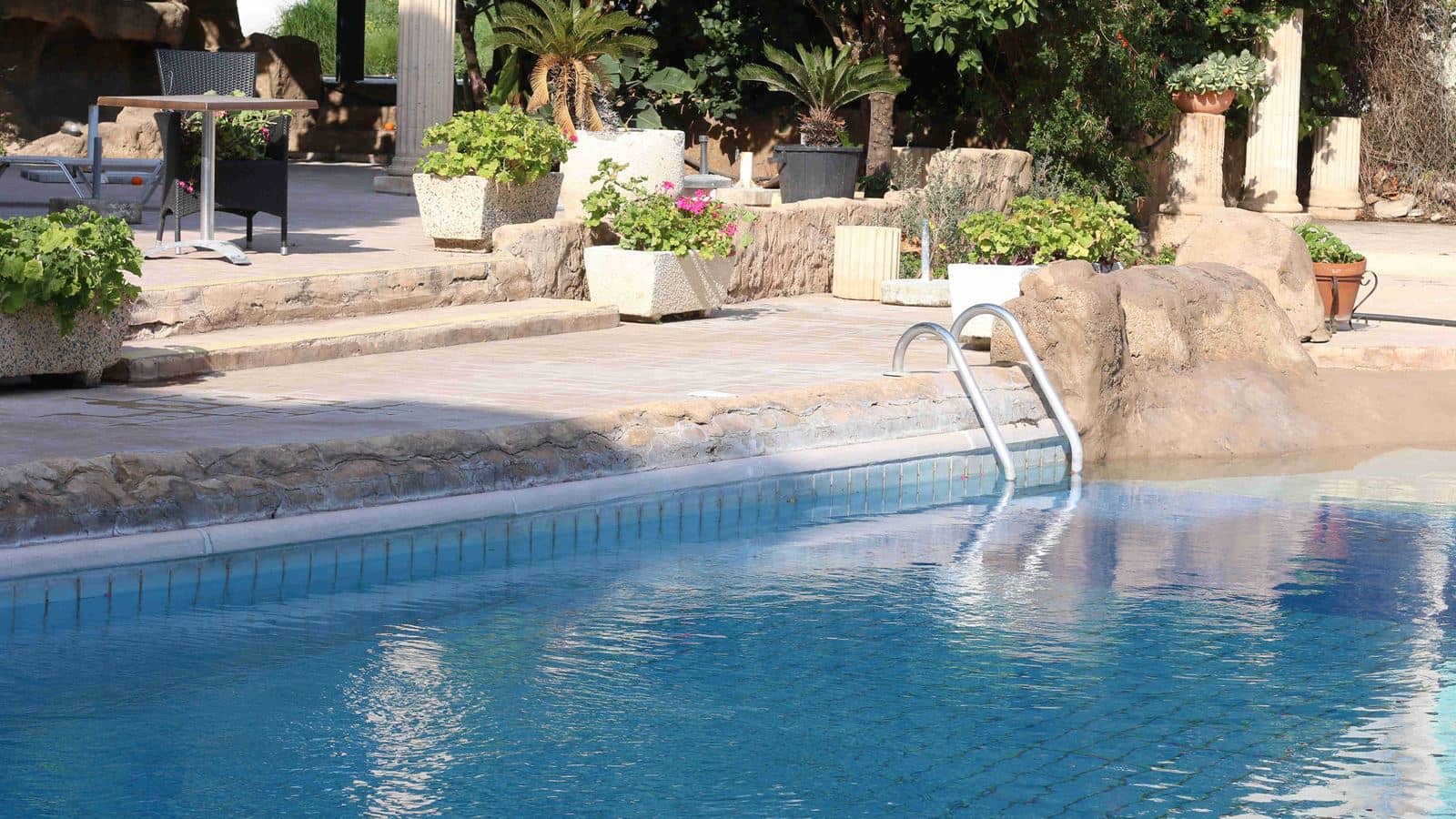 pools-outdoor-pool