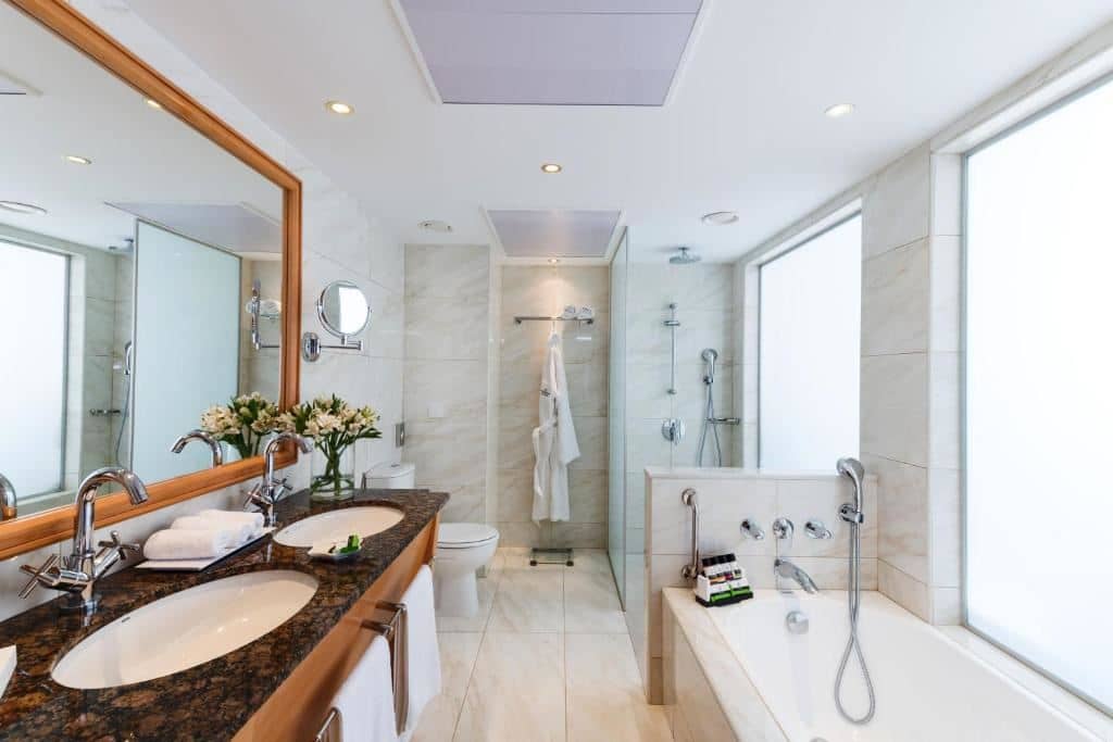rooms-junior-suite-land-view