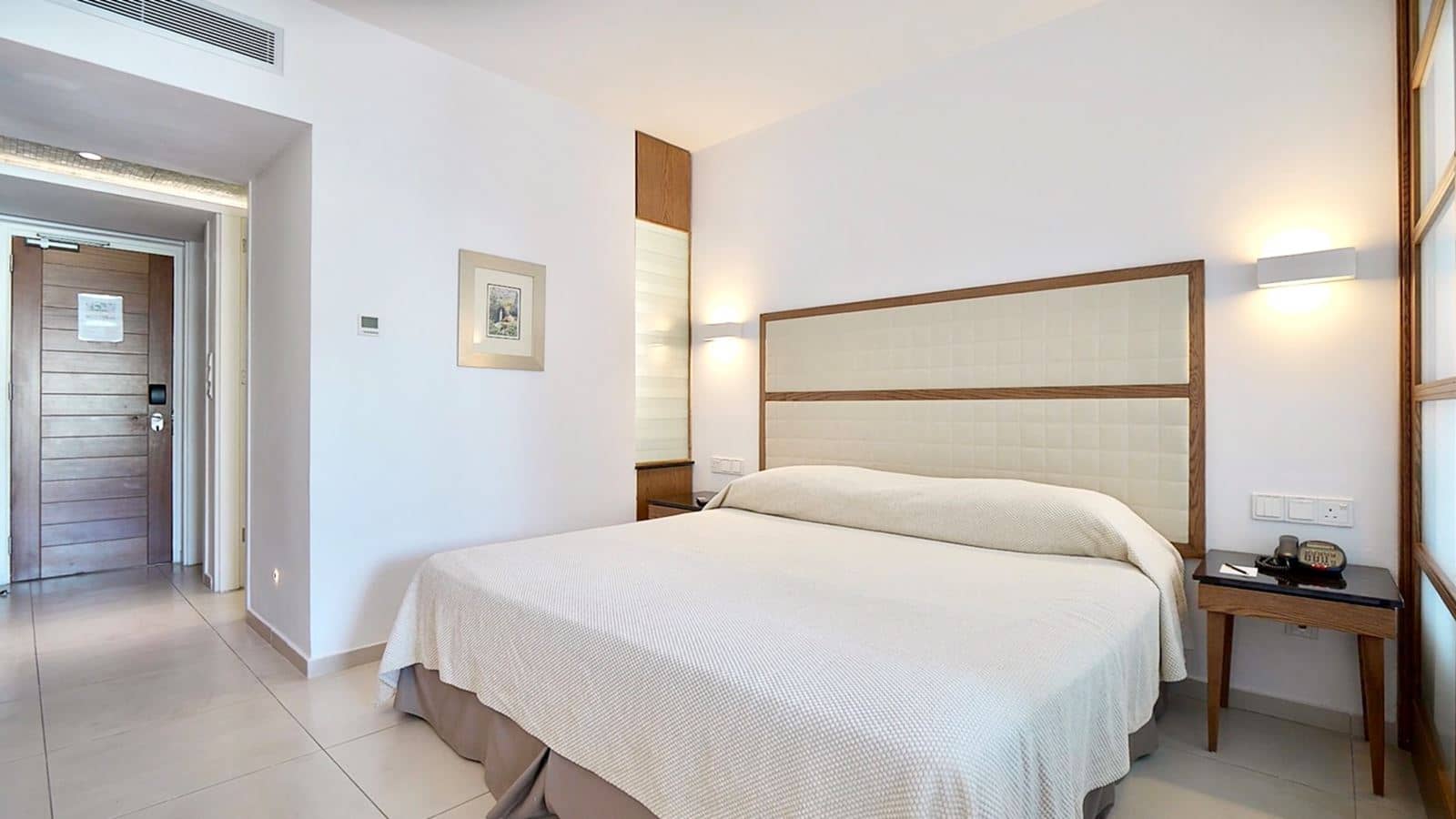 rooms-deluxe-room-garden-view-swimup