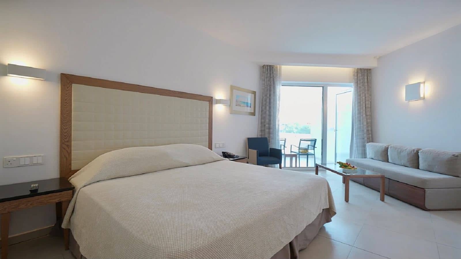 rooms-deluxe-room