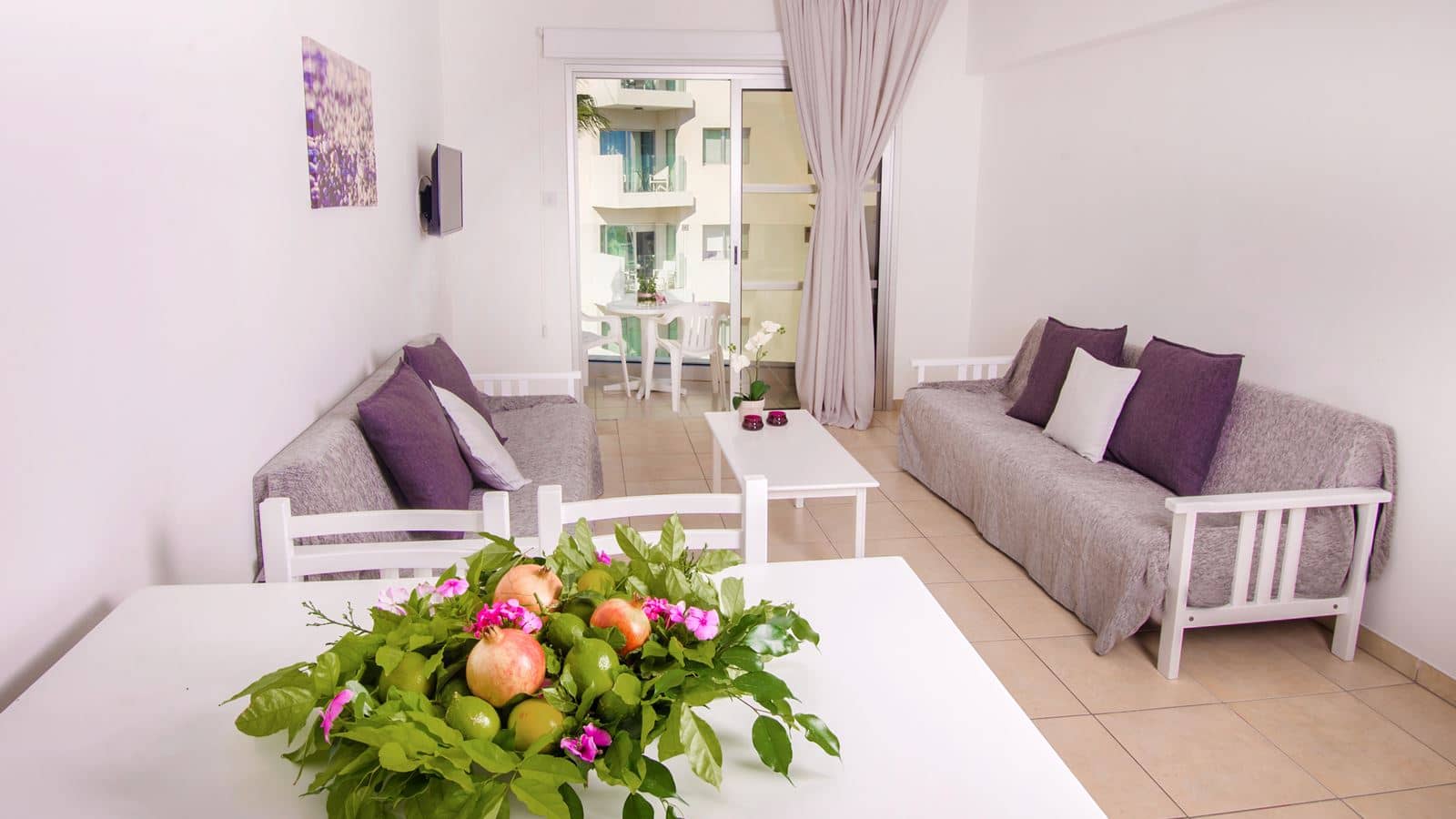 rooms-1-bedroom-apartment-balcony