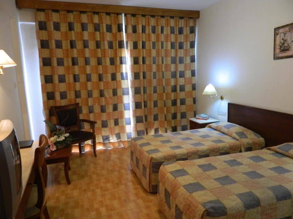 rooms-standard-room