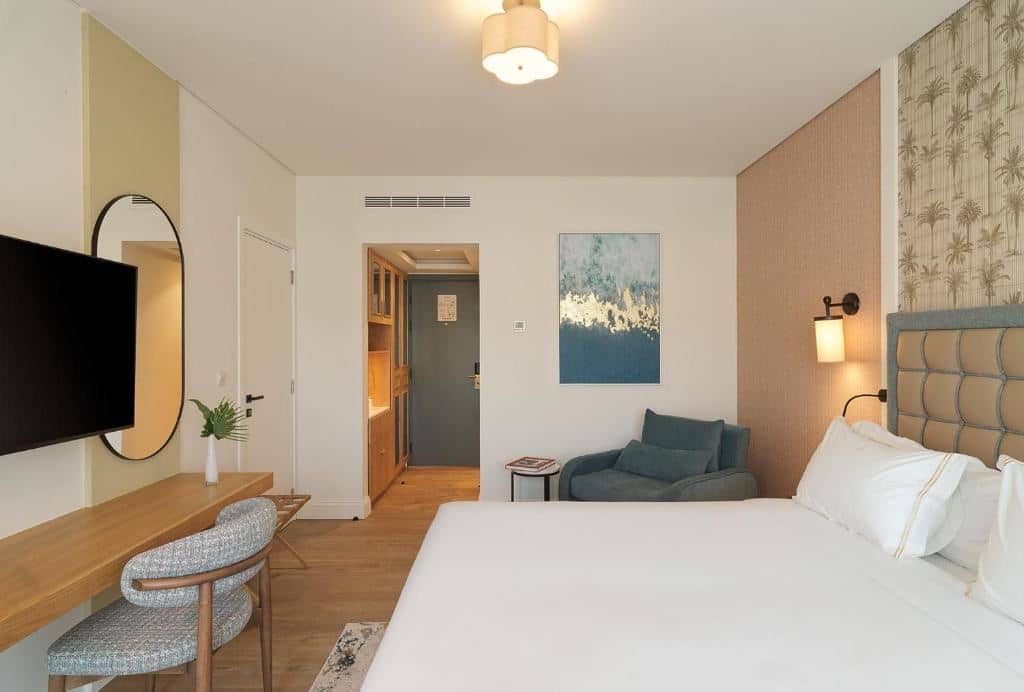 rooms-deluxe-room