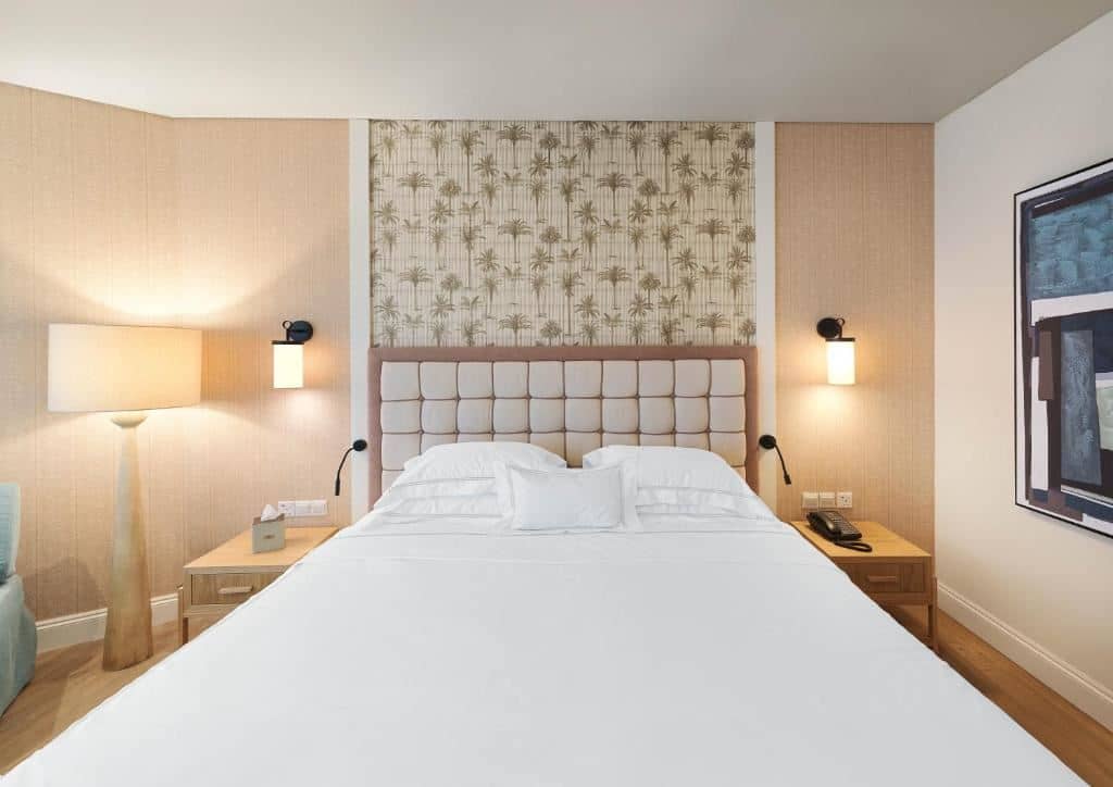 rooms-deluxe-room-sea-view