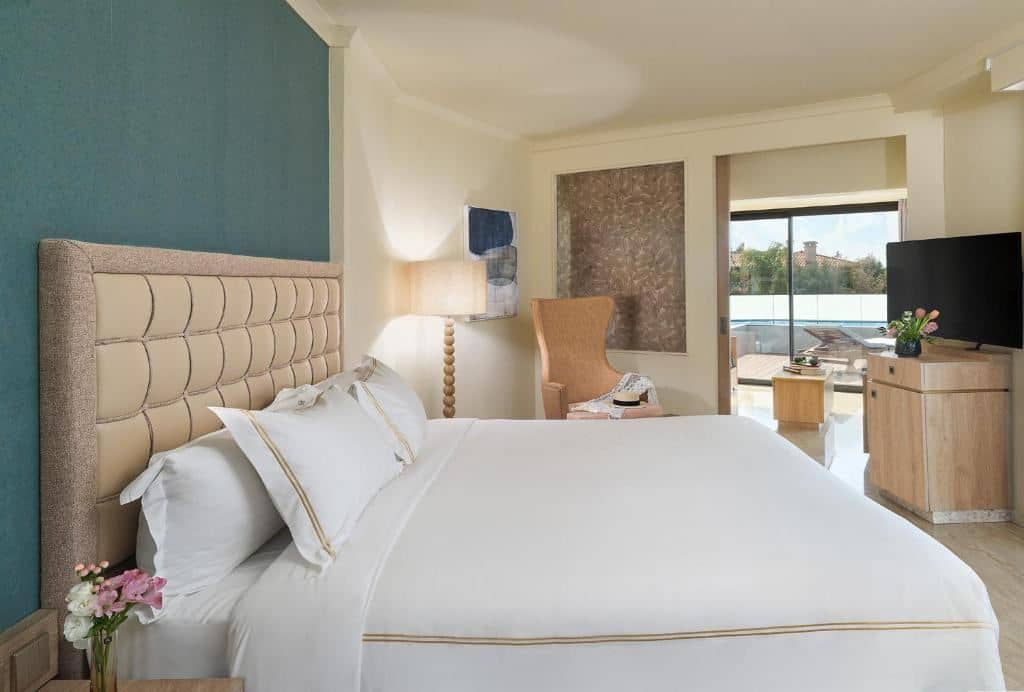 rooms-sea-scape-junior-suite-sea-view-swim-up