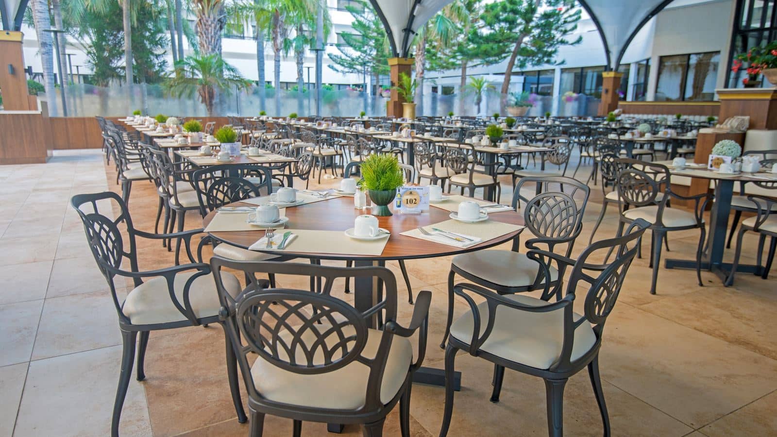 restaurants-dionysos-restaurant