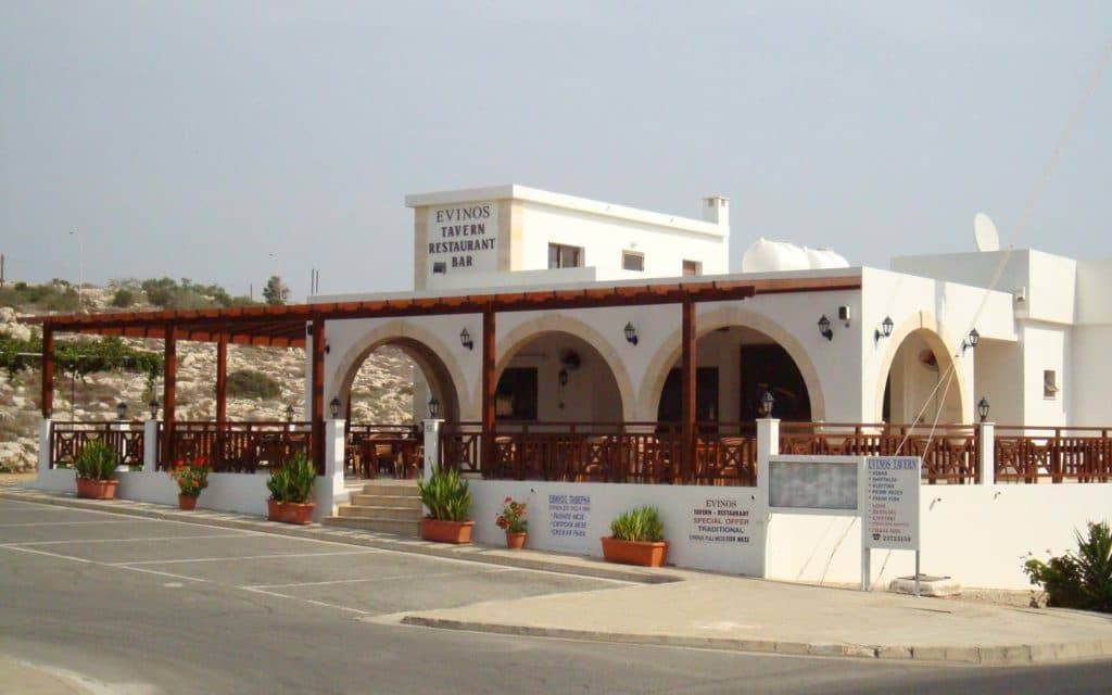 restaurants-evinos-tavern