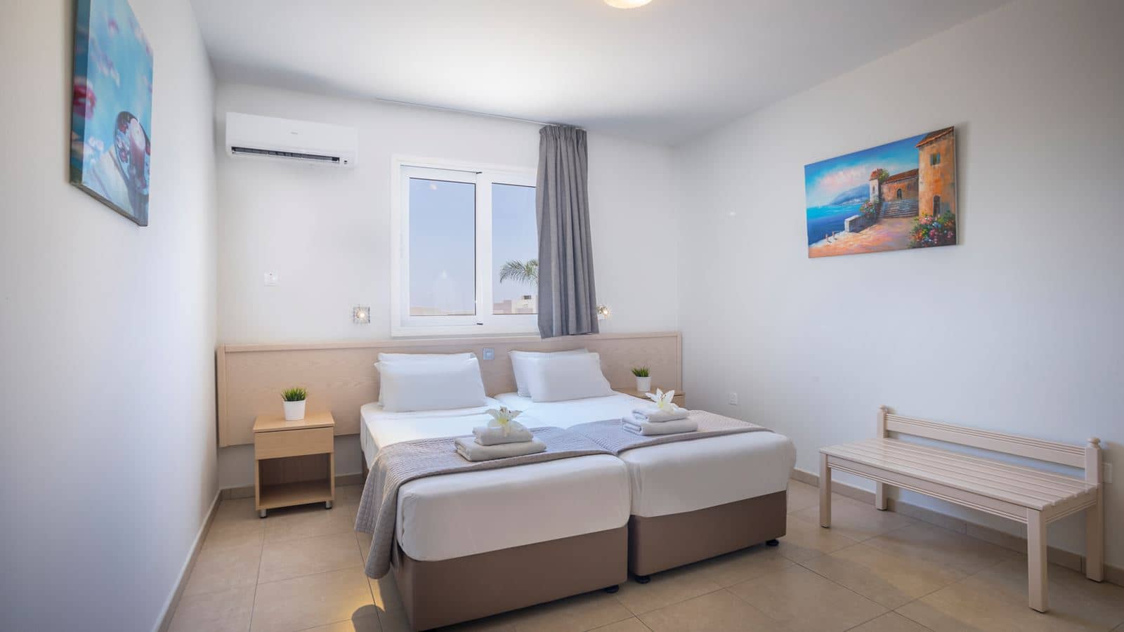 rooms-1-bedroom-superior-apartment-balcony-or-terrace