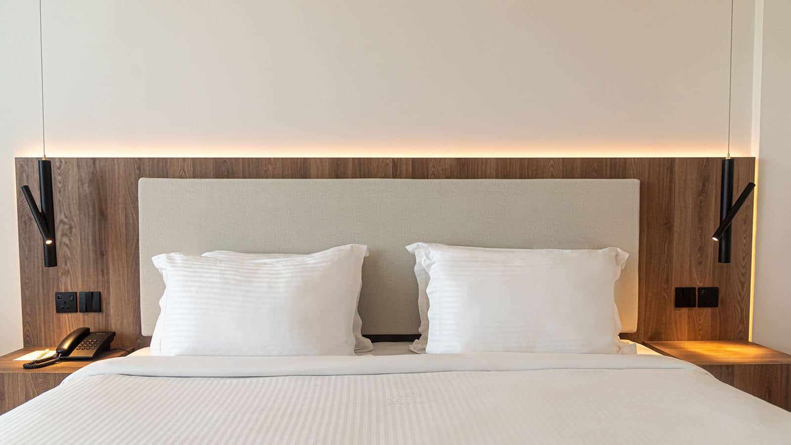 rooms-superior-room-seaview-balcony