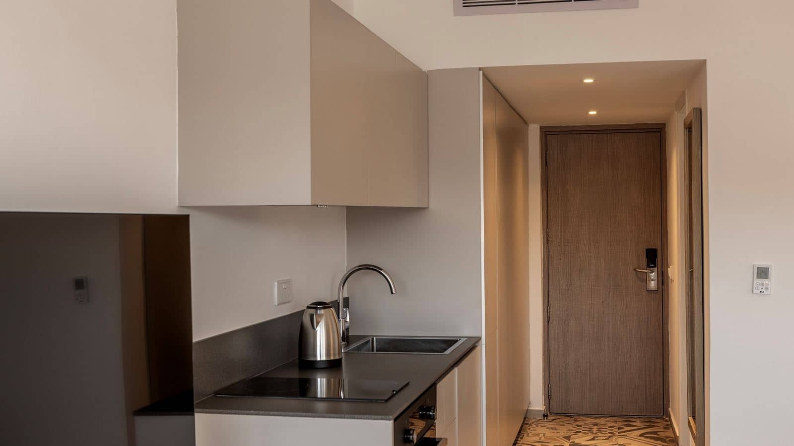 rooms-single-inland-view-room-balcony