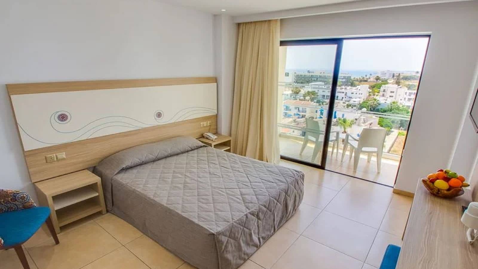 rooms-superior-room