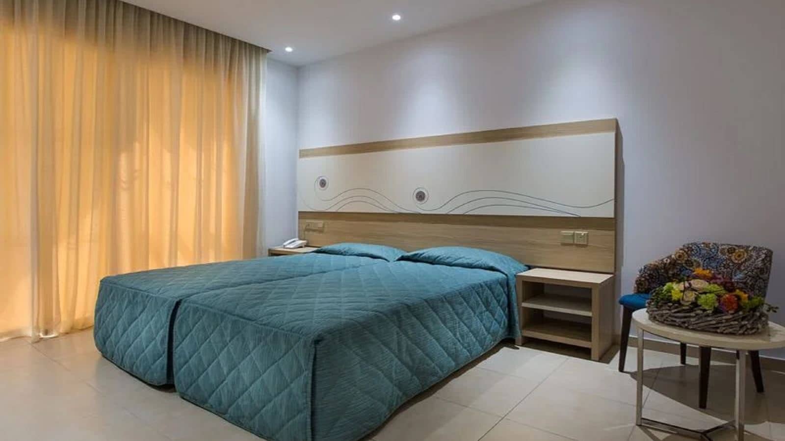 rooms-superior-room
