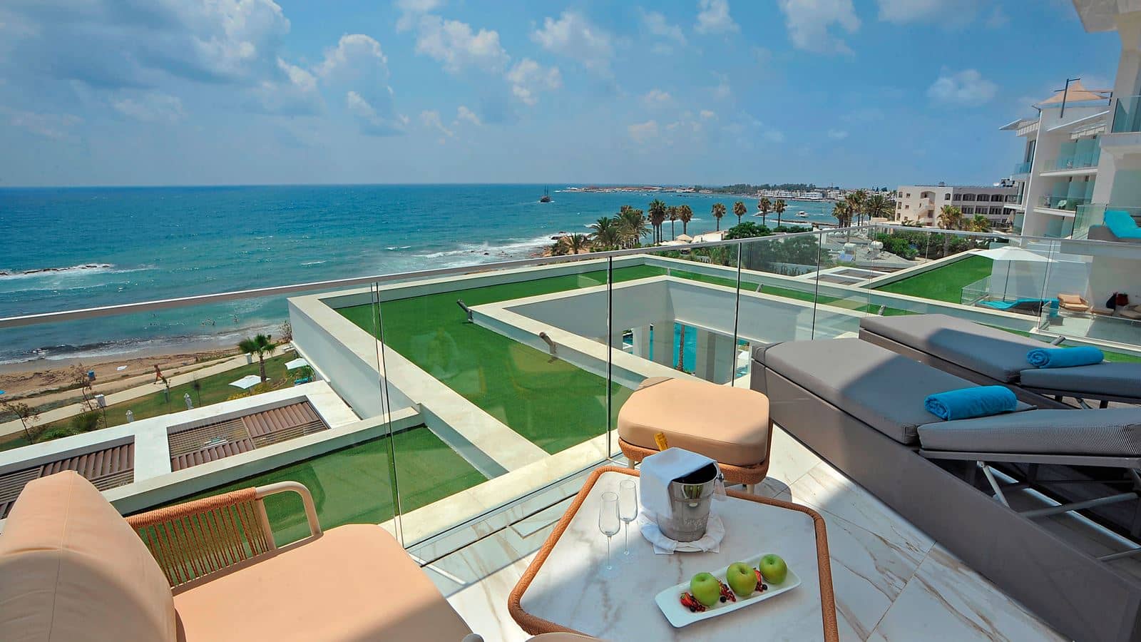 rooms-honeymoon-suite-seaview