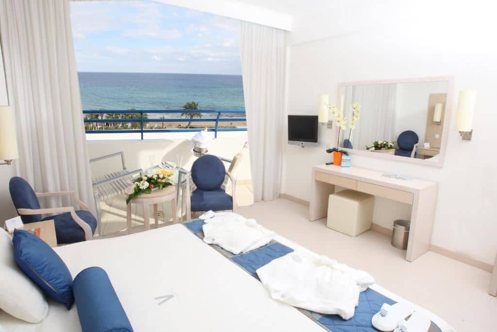 rooms-standard-room-seaview-balcony-or-terrace