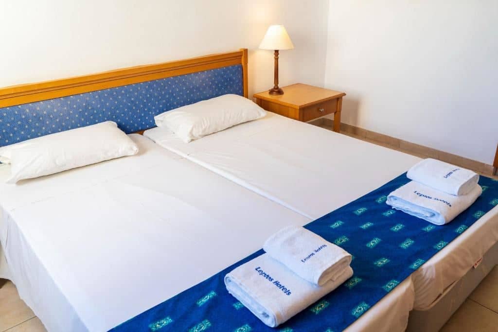 rooms-2-bedroom-standard-apartment