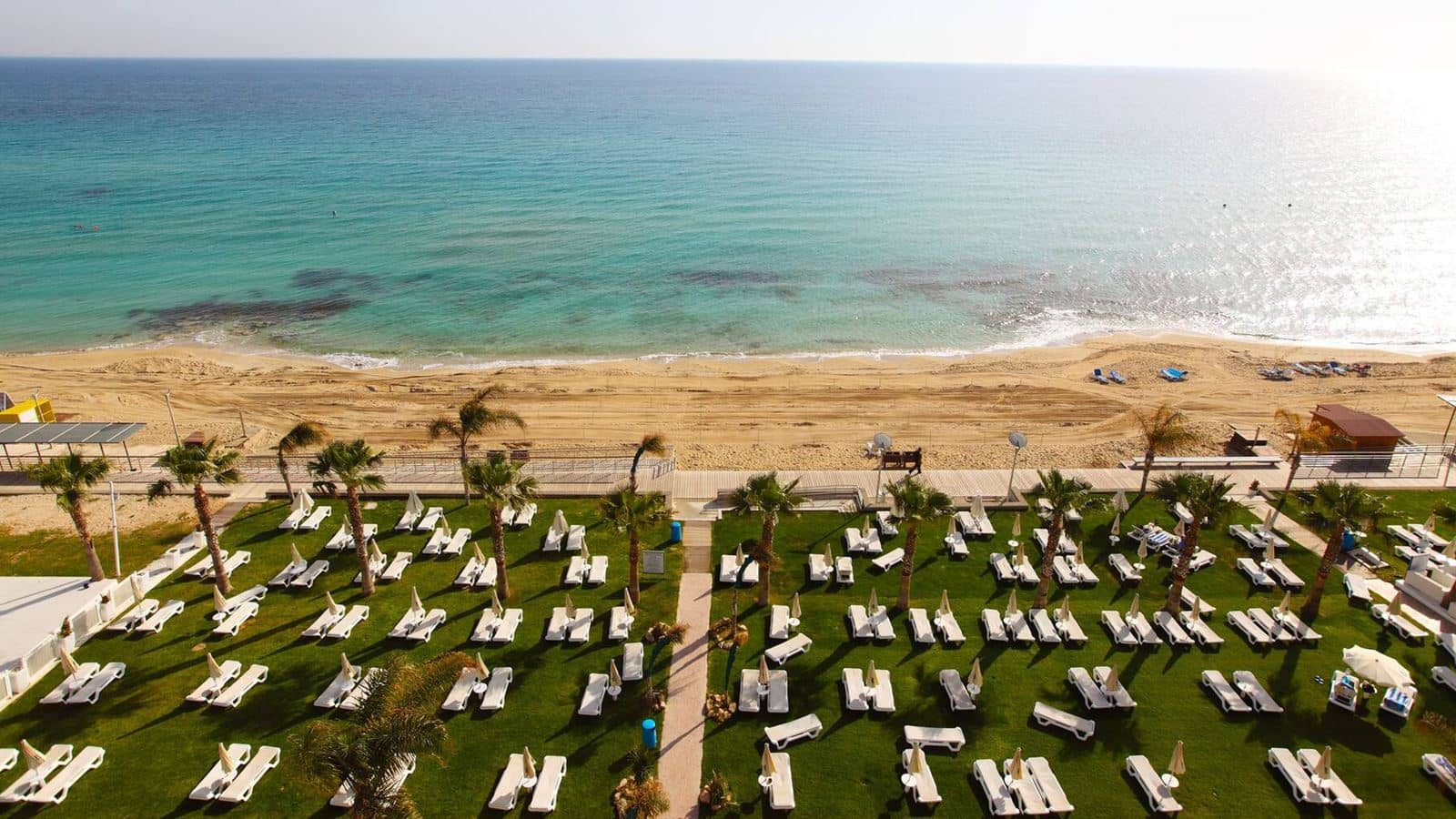 rooms-standard-room-seaview-balcony