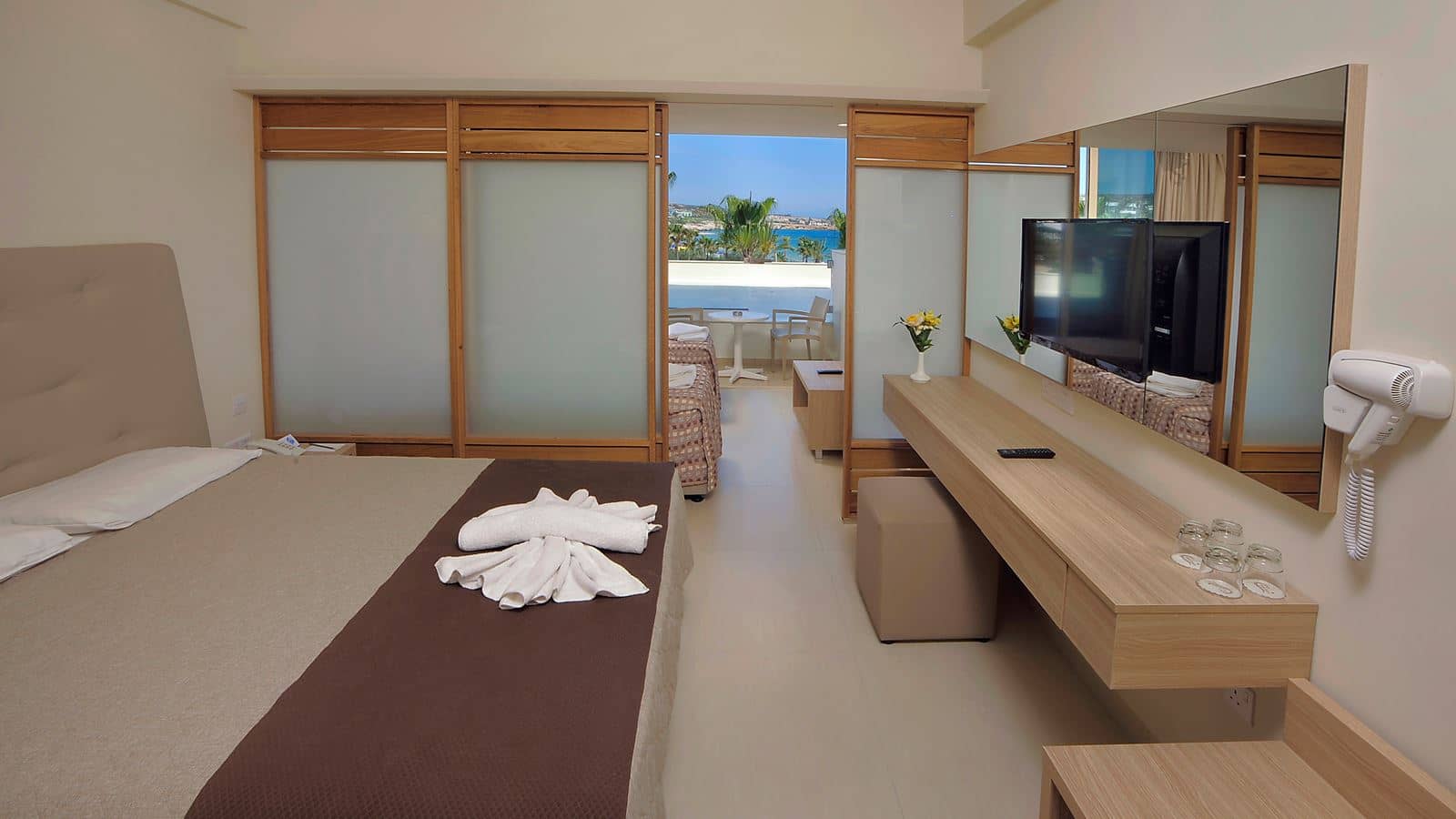 rooms-standard-room-seaview-balcony