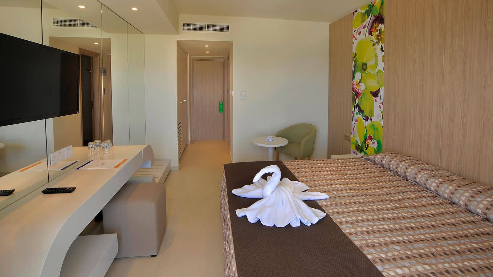 rooms-standard-room-seaview-balcony
