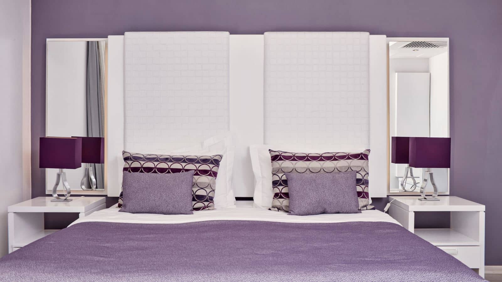 rooms-standard-suiteseaviewbalcony