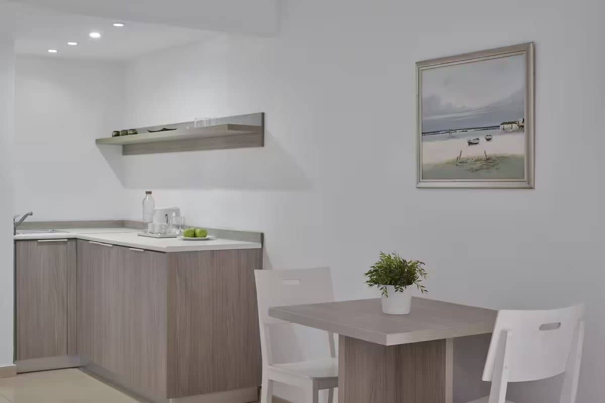 rooms-studio-inland-gardenview