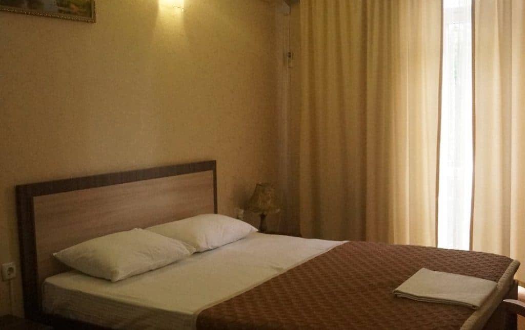 rooms-economy