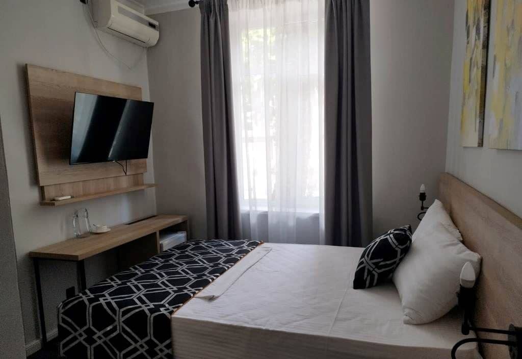 rooms-evro-corp-2