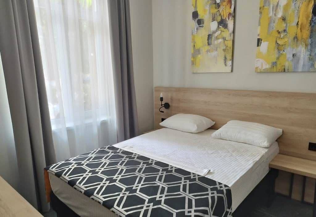 rooms-evro-corp-2