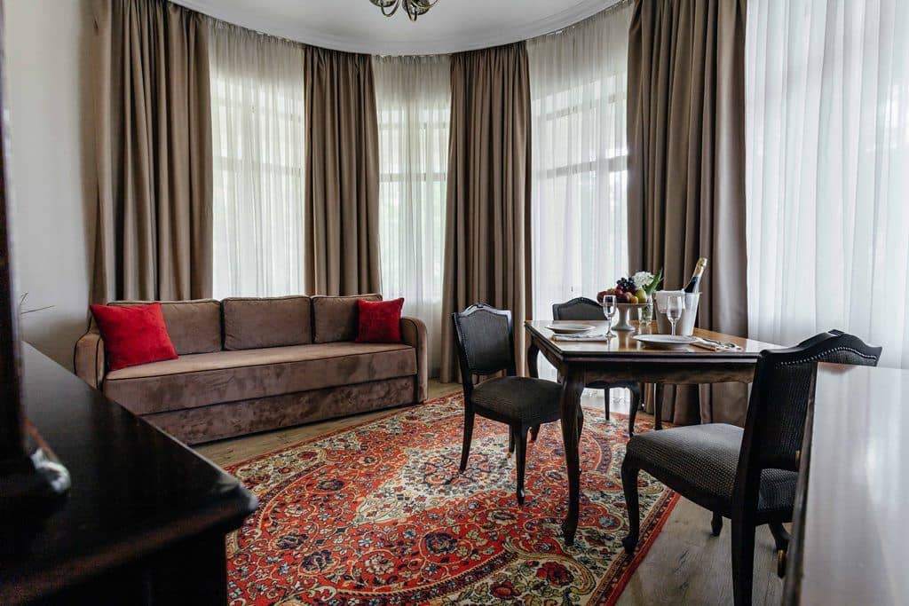 rooms-apartment-3-rooms-terrace-parkmountain