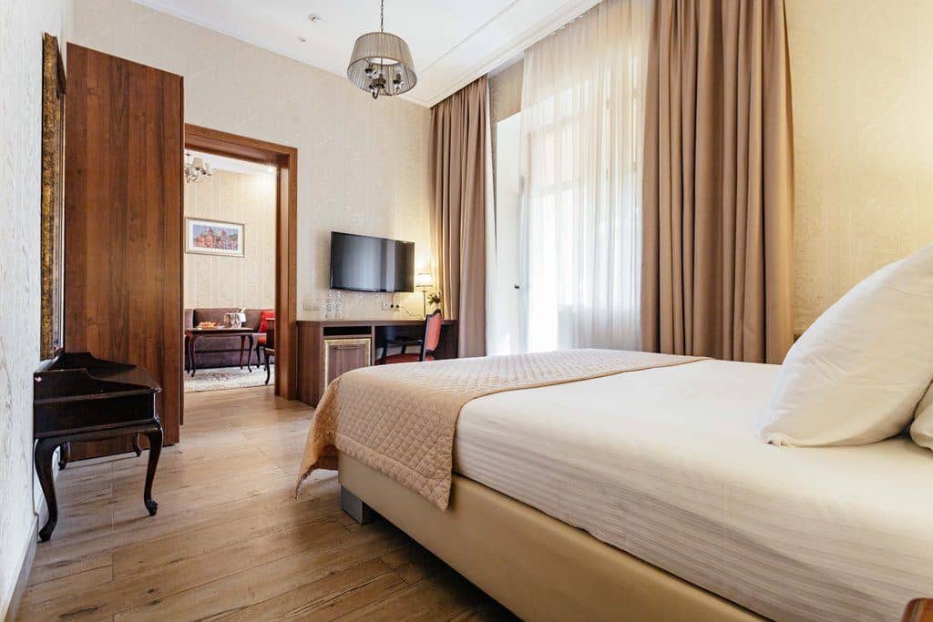 rooms-suite-2-rooms-balcony-sea-viewpark