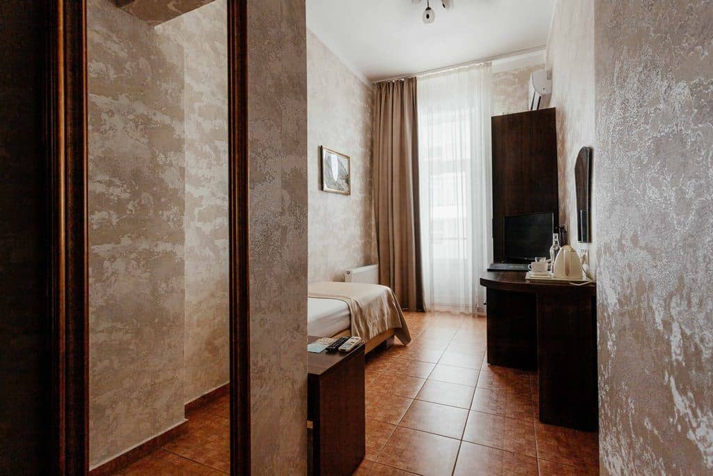 rooms-standart-single-balcony-park-viewkorp-3