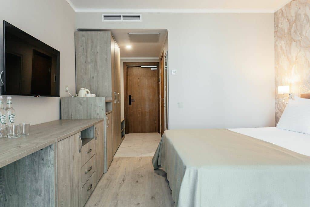 rooms-standart-balcony-side-sea-view